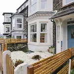 Dom wakacyjny The Wonky Nest *