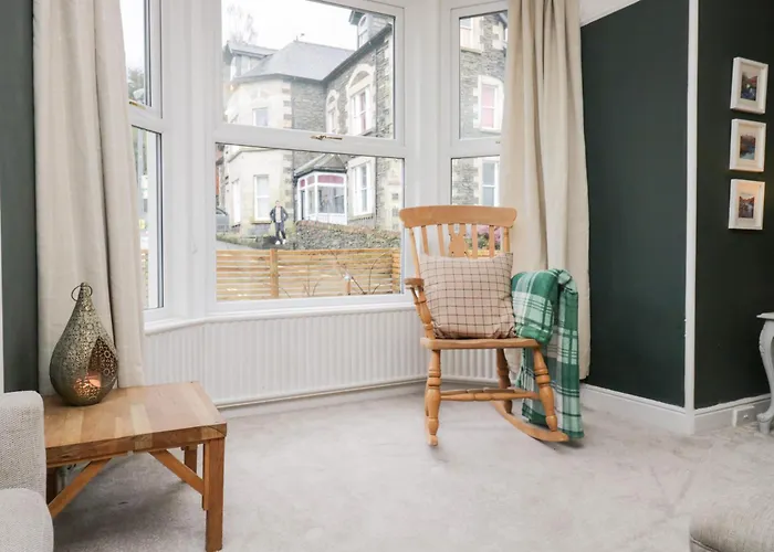 Holiday home The Wonky Nest *