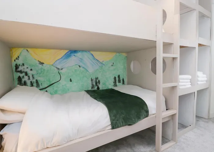 The Wonky Nest * Windermere