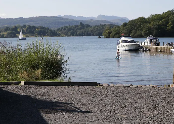 Holiday home The Wonky Nest *